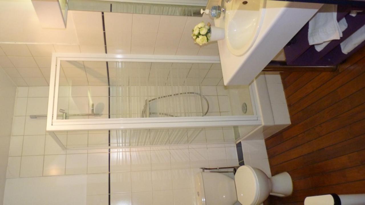 Hotel-Restaurant La P'Tite Auberge Lillebonne ภายนอก รูปภาพ