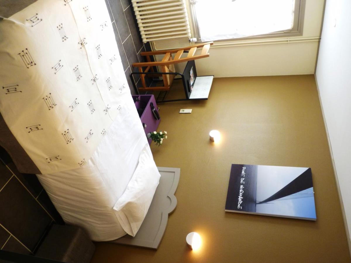 Hotel-Restaurant La P'Tite Auberge Lillebonne ภายนอก รูปภาพ