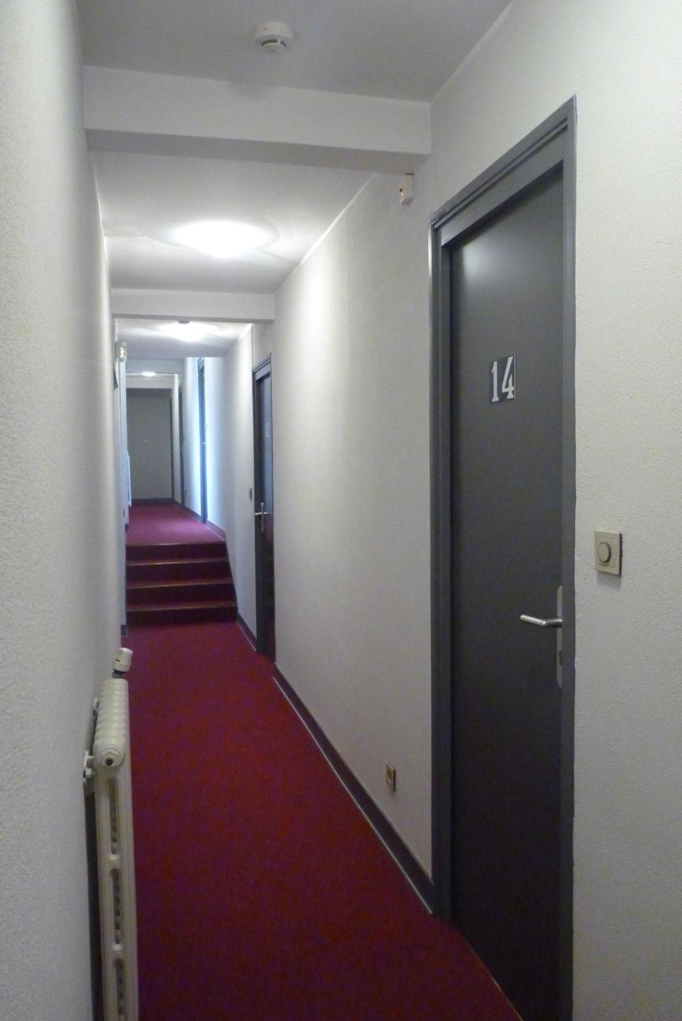 Hotel-Restaurant La P'Tite Auberge Lillebonne ภายนอก รูปภาพ