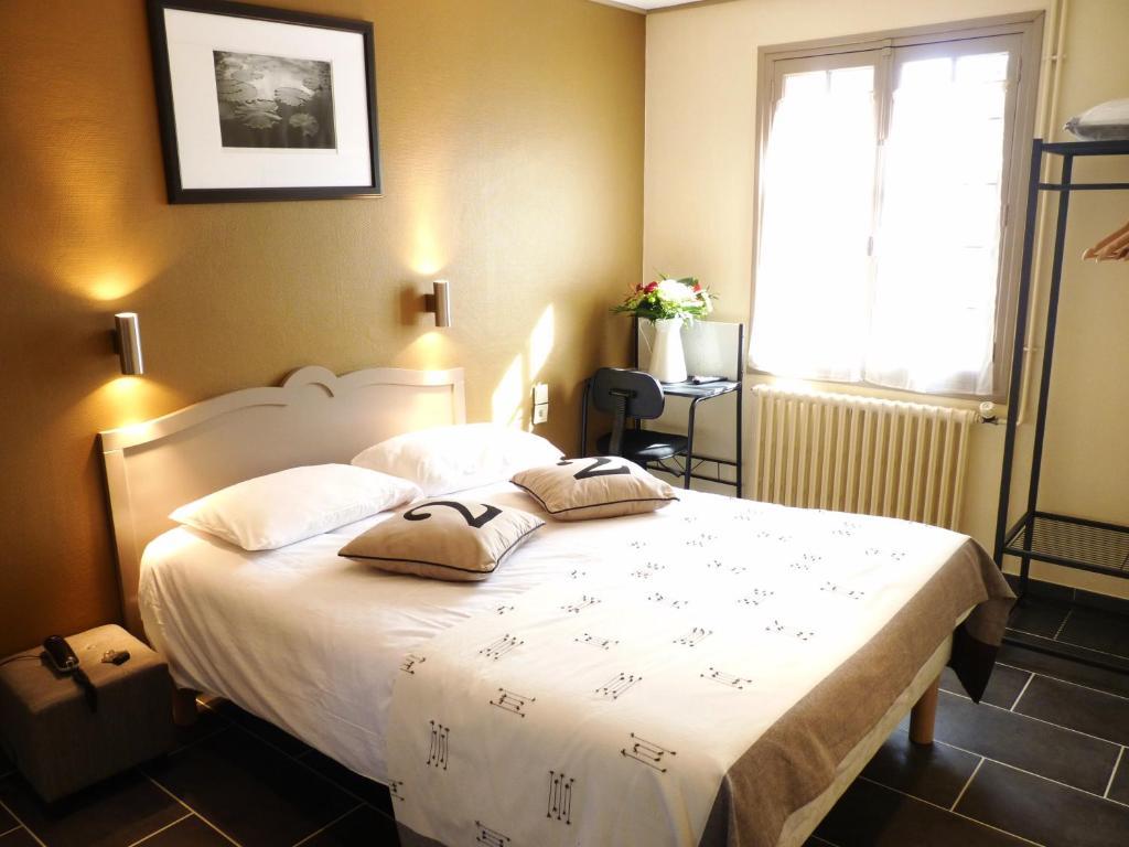 Hotel-Restaurant La P'Tite Auberge Lillebonne ห้อง รูปภาพ