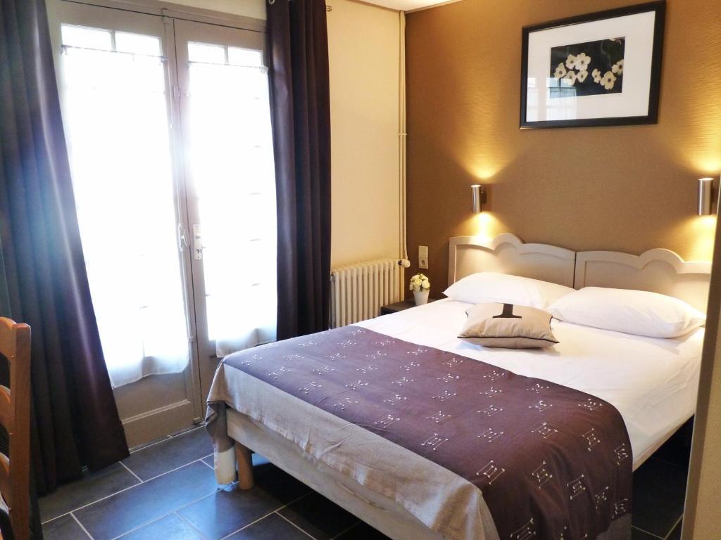 Hotel-Restaurant La P'Tite Auberge Lillebonne ห้อง รูปภาพ
