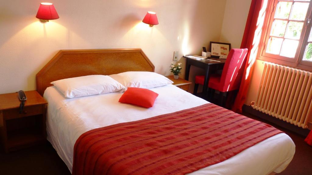 Hotel-Restaurant La P'Tite Auberge Lillebonne ห้อง รูปภาพ