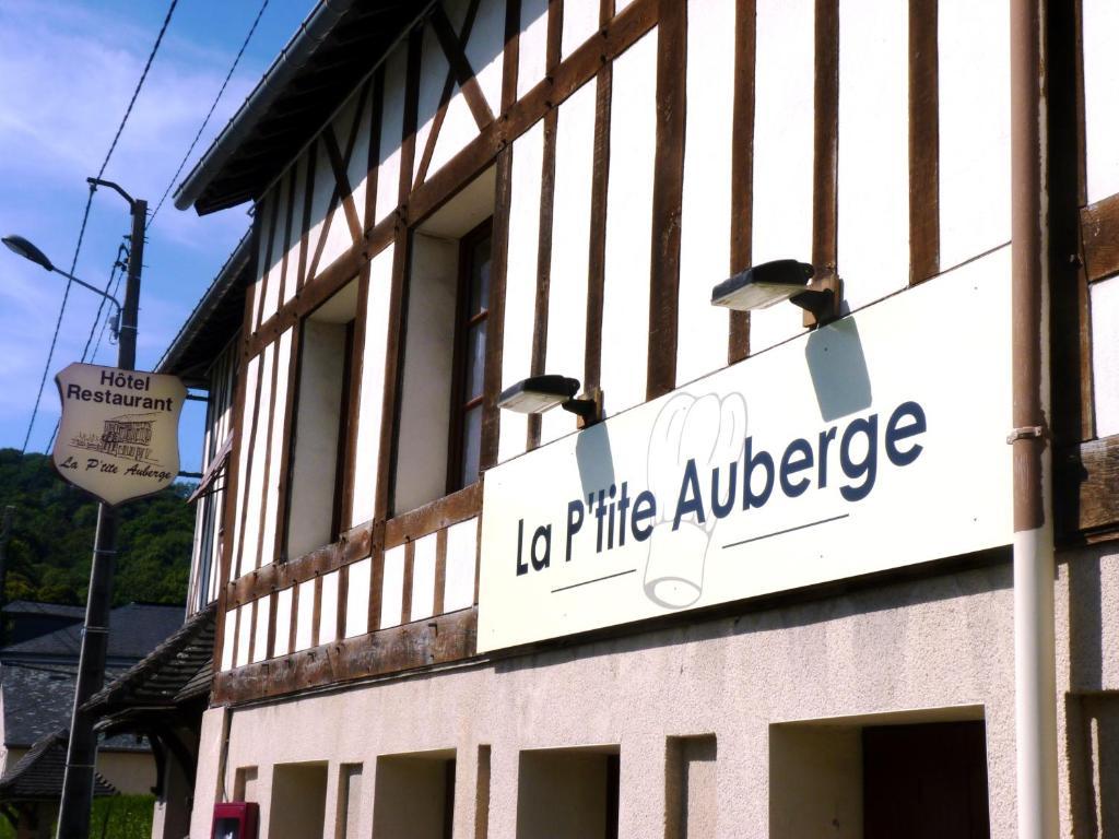 Hotel-Restaurant La P'Tite Auberge Lillebonne ภายนอก รูปภาพ